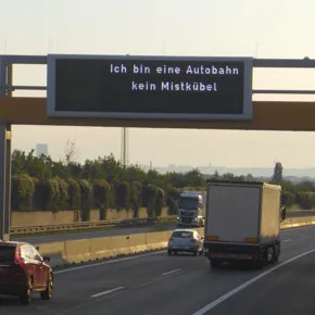 Recycling entlang der Autobahn: Einfache Maßnahmen mit enormem Potenzial