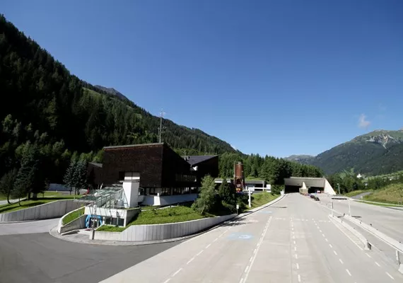 Anlage zur thermischen Nutzung der Bergwässer des Arlbergs für den Stützpunkt Langen
