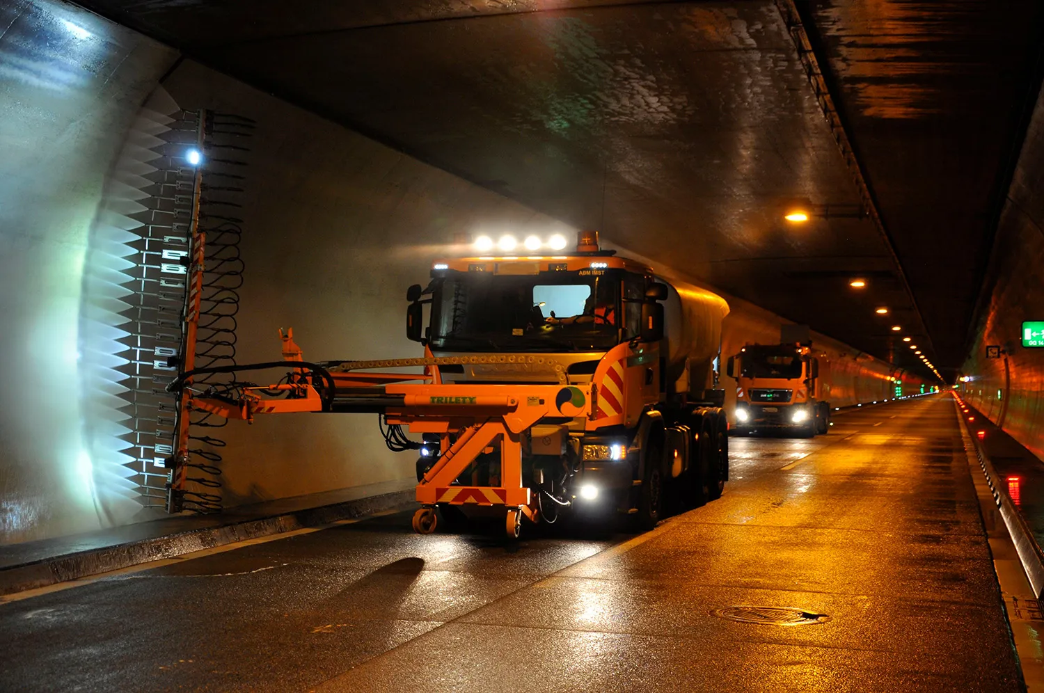 Einsatz von Hochdruckreinigern bei der Tunnelwäsche