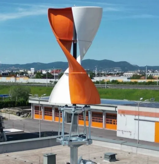 Stromerzeugendes Windrad auf der Autobahnmeisterei Wien-Inzersdorf