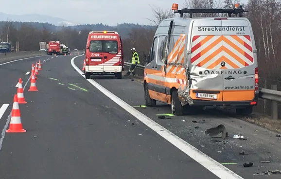 Unfall mit einem ASFINAG Streckendienstfahrzeug